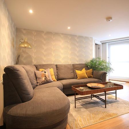 Streamside Apartments Yeovil Buitenkant foto