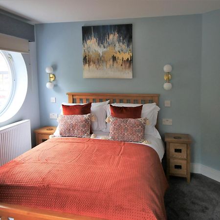 Streamside Apartments Yeovil Buitenkant foto