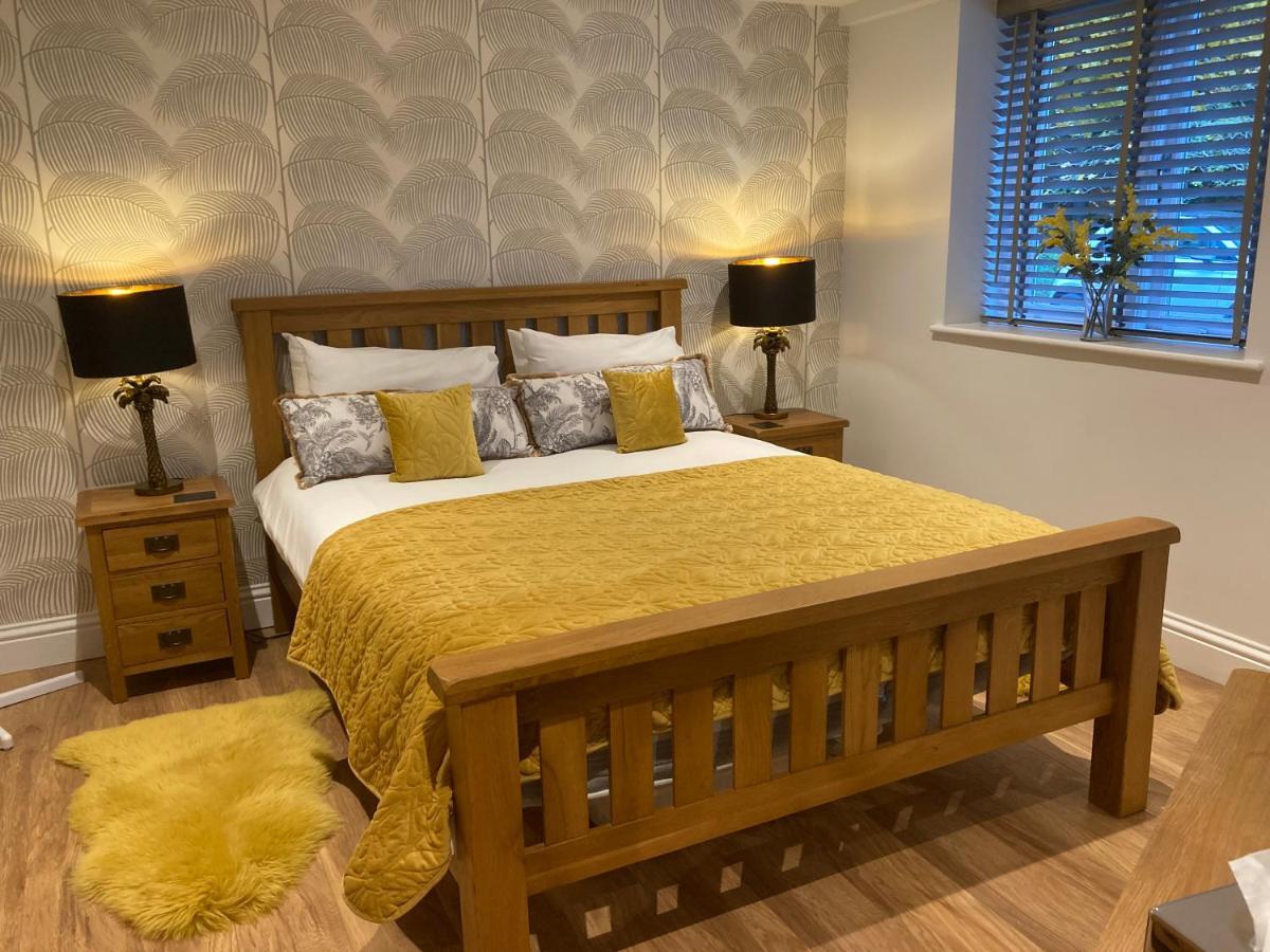 Streamside Apartments Yeovil Buitenkant foto