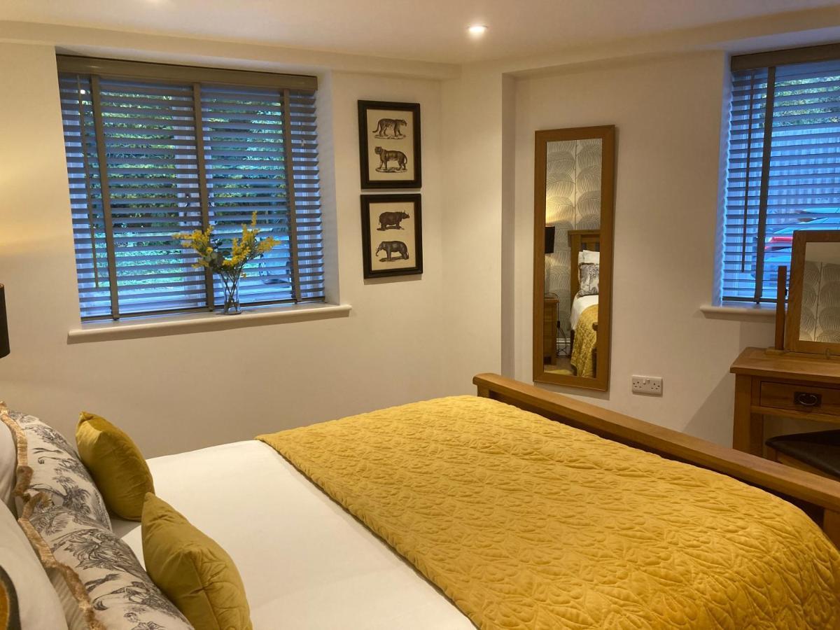 Streamside Apartments Yeovil Buitenkant foto